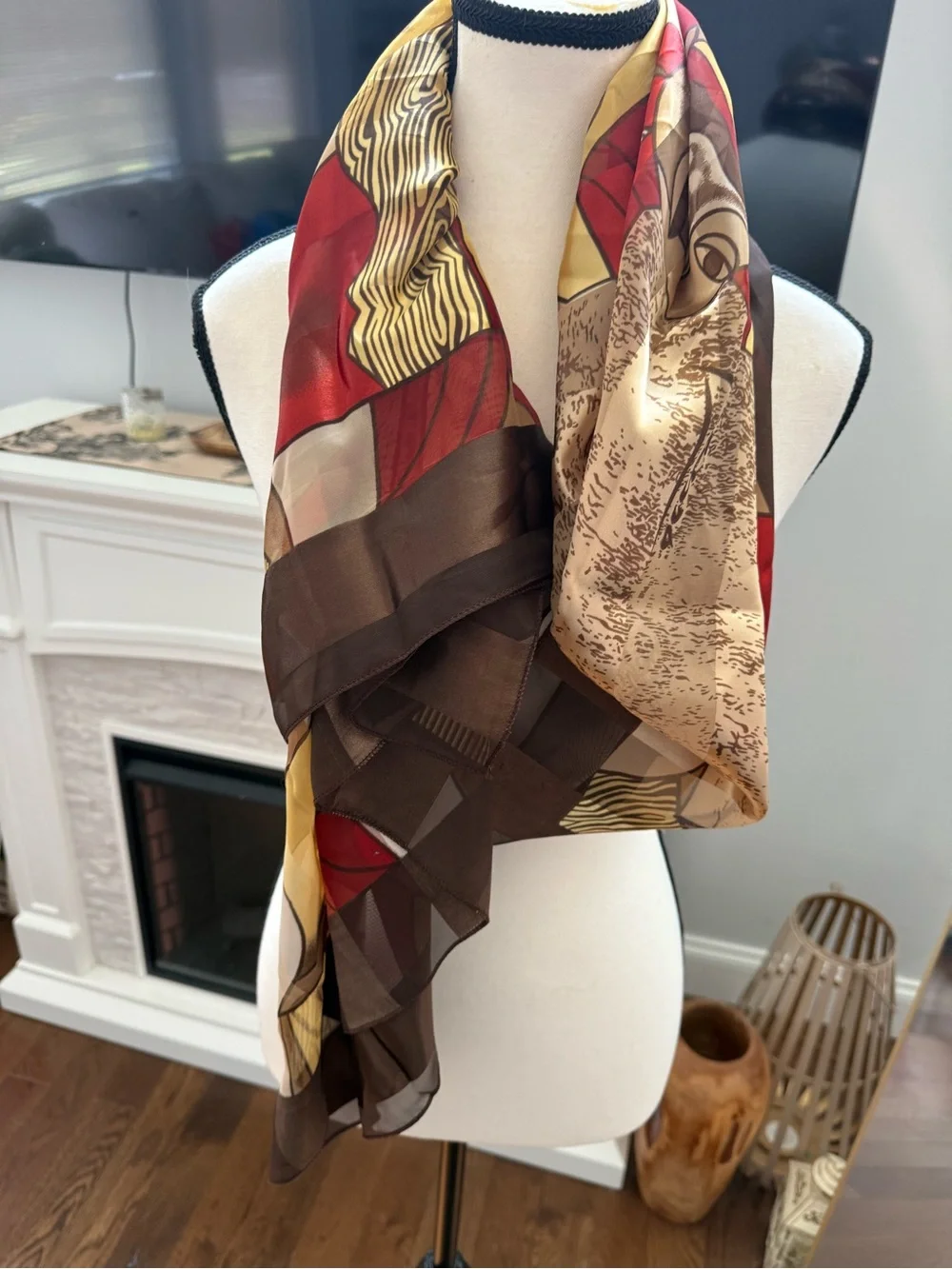 Vintage Picasso print scarf .The colors and shine are beautiful. Brand unk 39x39